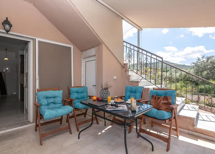 Achilleas Deluxe Αpartment -Pet Friendly-Parking-Mountain View