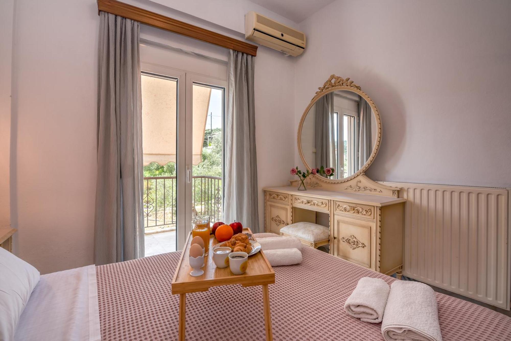 Hébergement de vacances Achilleas Deluxe αpartment -pet Friendly-parking-mountain View